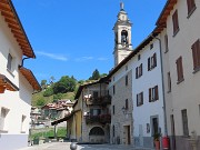 48 Il centro di Santa Croce ruota attorno alla chiesa 